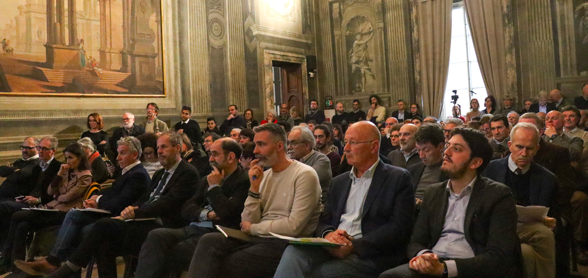 conferenza stampa pubblico